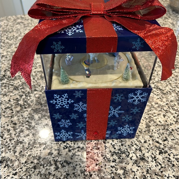 Vintage music box Rare find Frosty the snowman Plus more characters - Picture 3 of 8